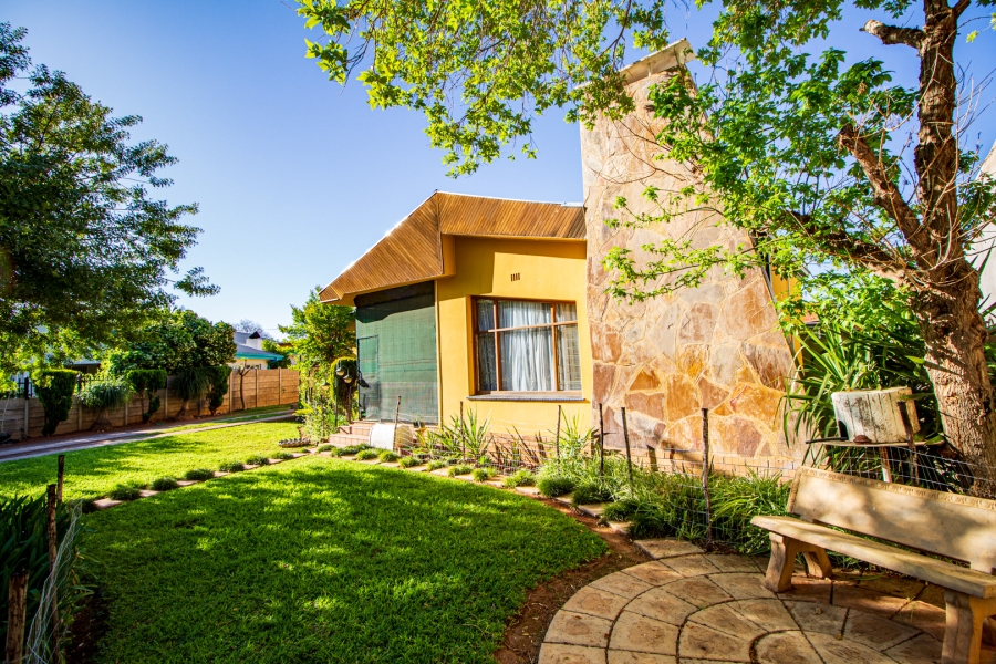 4 Bedroom Property for Sale in Die Rand Northern Cape